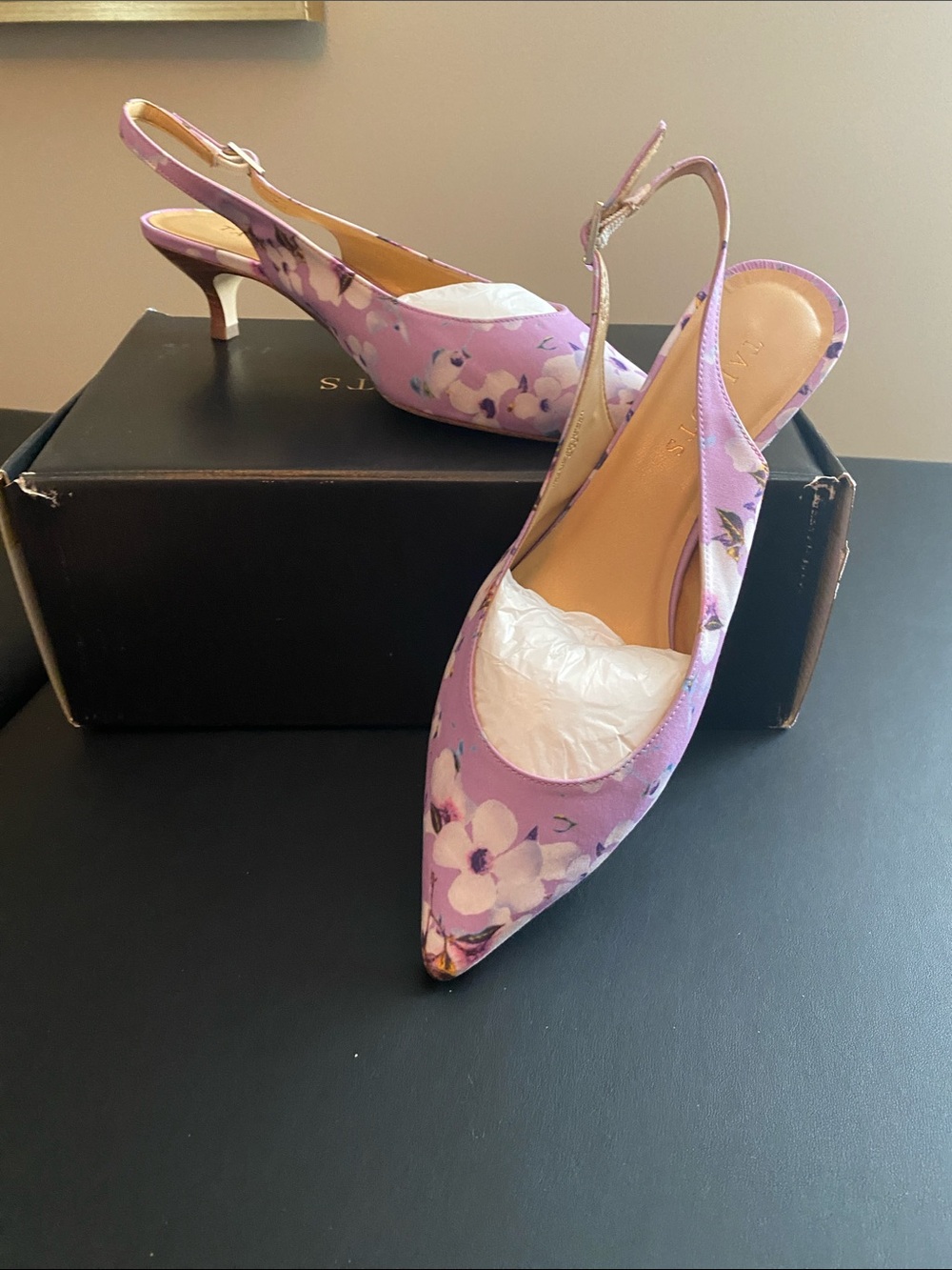 Like new Talbots Pansy Purple Pippa Kitten Floral Heels 8 Wide
